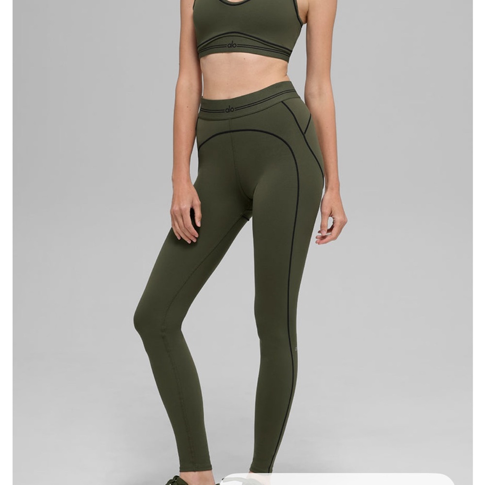 🫒ALO🫒 Green Olive Heart Throb Leggings